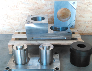 Moulds productions for technical articles in rubber and metal-rubber